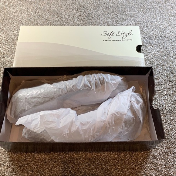 NIB Soft Style Heels Size 9.5 Black - Picture 3 of 5